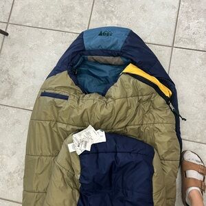 NEW REI SLEEPING bag Shasta +5 Camping green